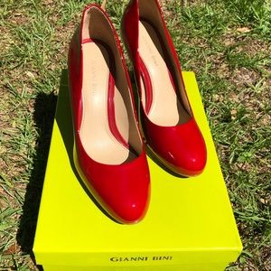 Gianni Bini heels red beige pump shiny 7 👠